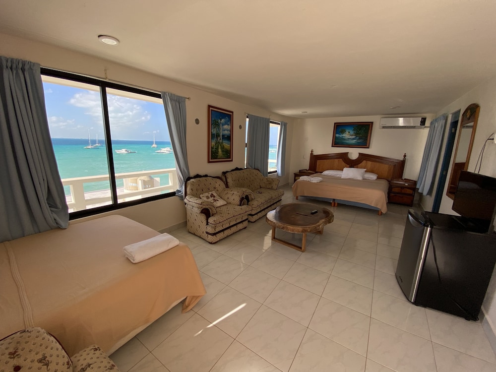 Master Suite Ocean Front photo 2