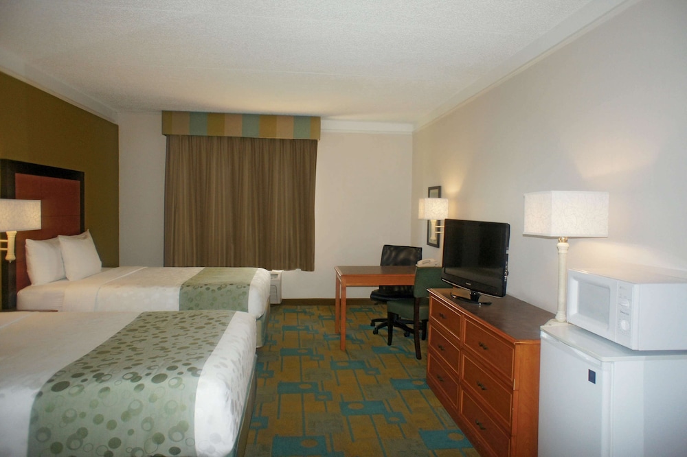 Room, 2 Double Beds, Accessible, Non Smoking (Hearing Accessible) - Photo 1