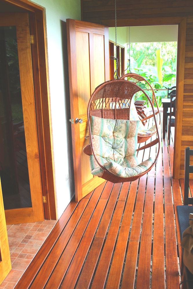 Comfort Bungalow, 1 Queen Bed, Non Smoking, Lake View photo 3