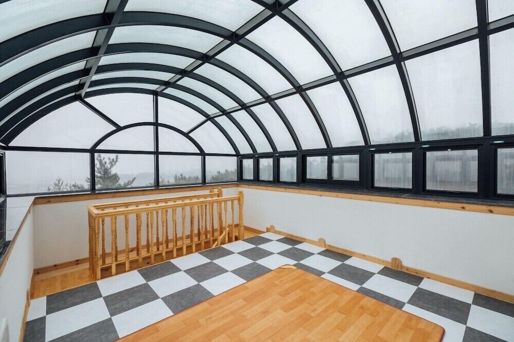 Room (Haetbit) - Photo 9
