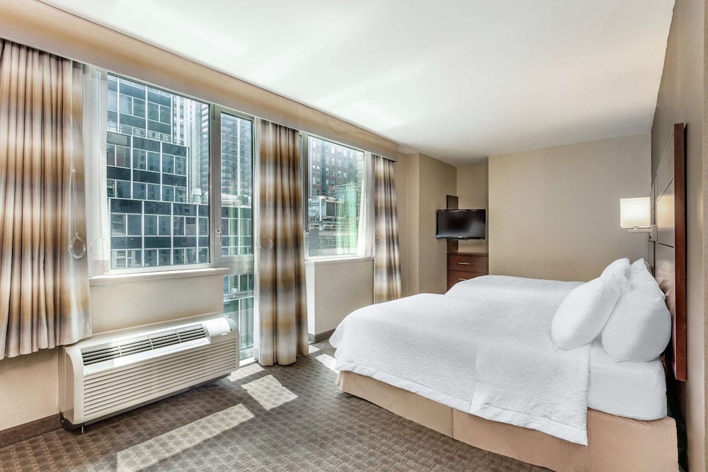 Room, 2 Double Beds, Accessible, City View (Roll-In Show)