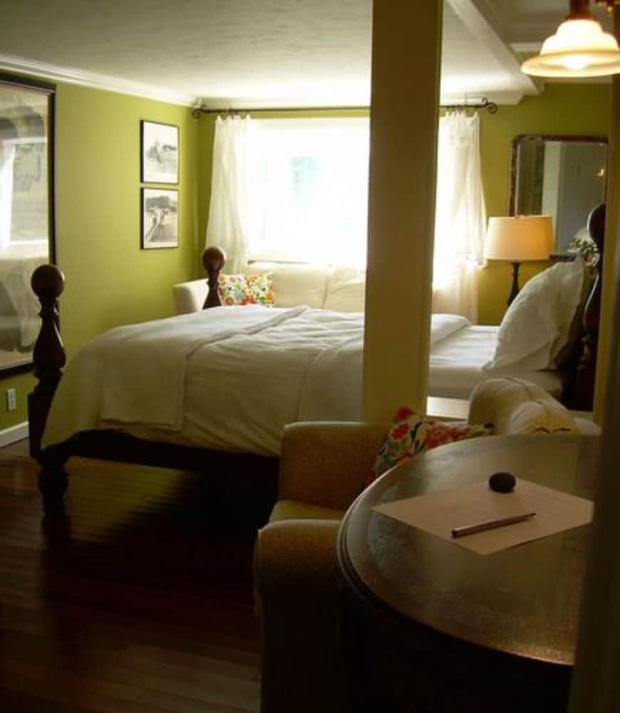 King Studio Suite photo 3
