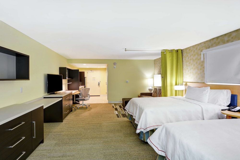 Queen Studio Suite - Hearing Access/Non-Smoking