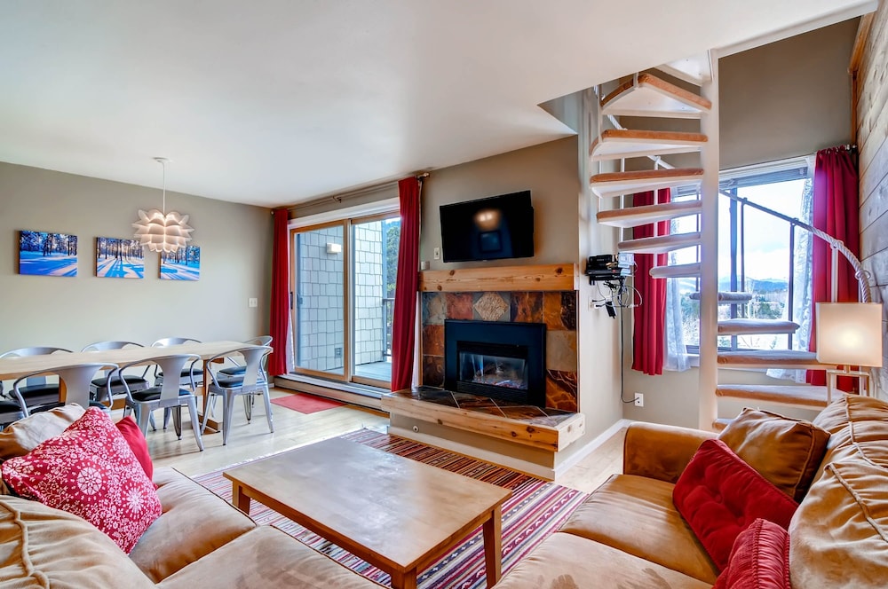 Condo, 2 Bedrooms