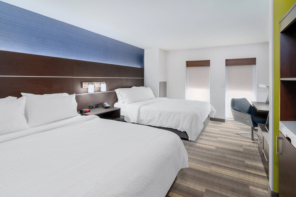 Standard Room, 2 Queen Beds, Accessible (Accessible Tub) - Photo 3