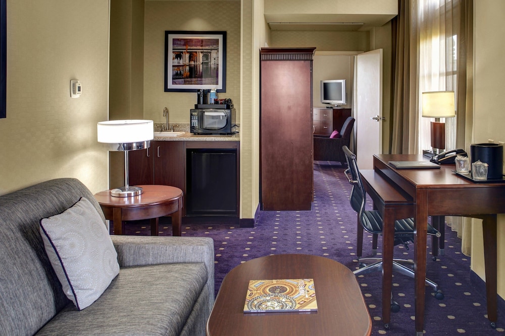 Suite, 1 Bedroom photo 3