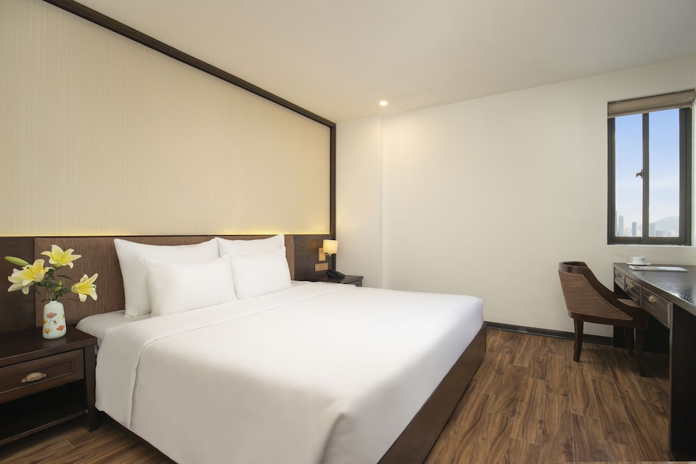 Deluxe Double Room, 1 King Bed photo 3
