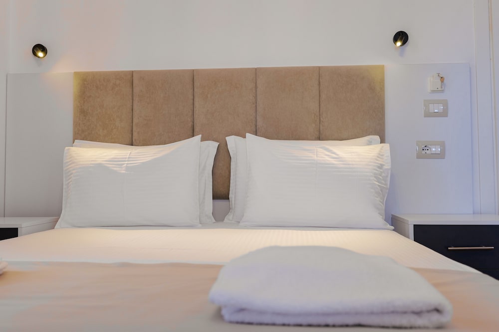 Double Room with Balcony and Sea View
