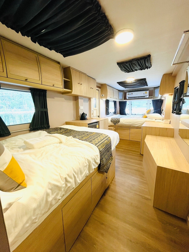 Design Studio (Caravan)