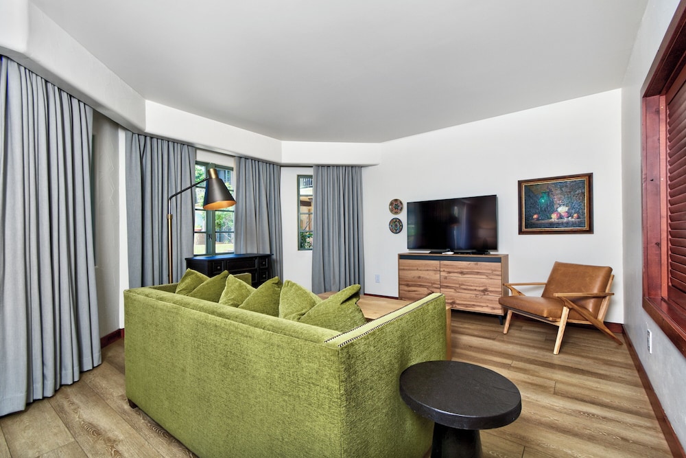 Grand Studio Suite, 2 Queen Beds - Photo 3