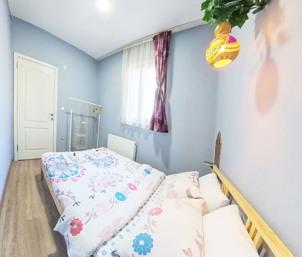 Traditional Apartment, 1 Bedroom, Kitchen photo 3
