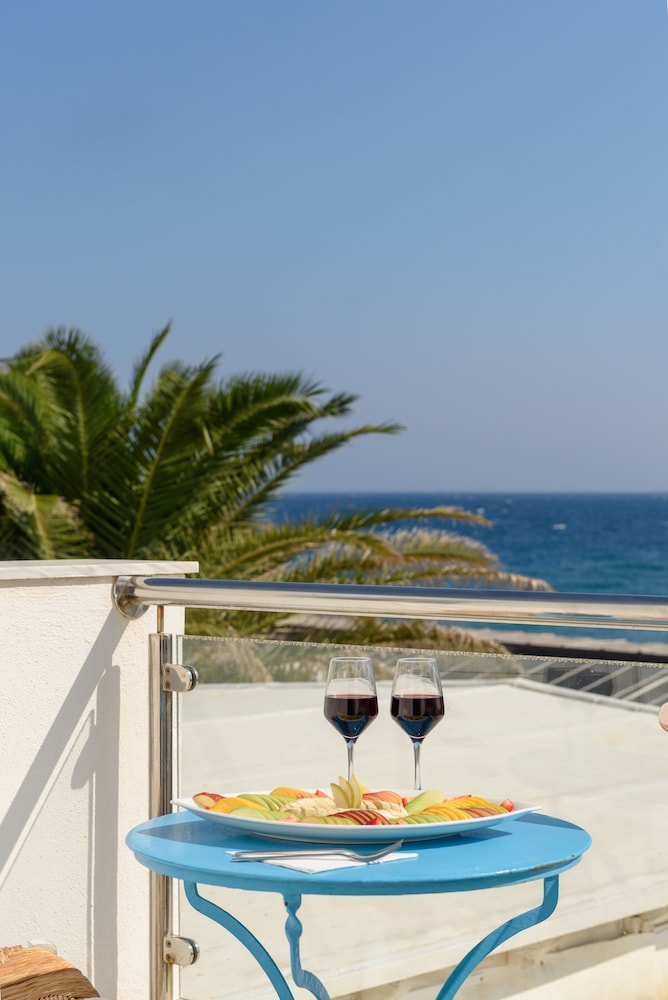 Superior Double Room, Sea View - Photo 5