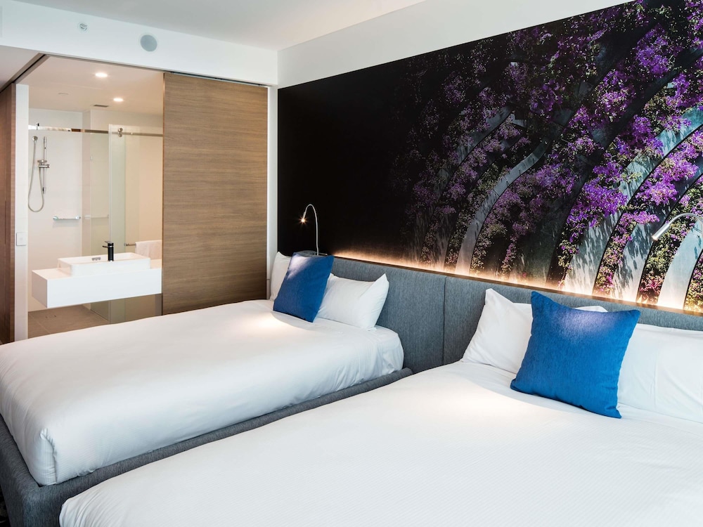 Premier Double Room, Pool Access thumbnail 5