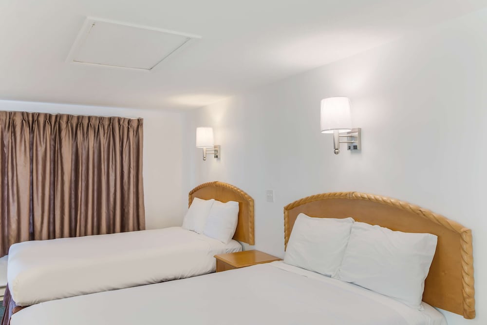 Deluxe Room, 2 Double Beds - Photo 1