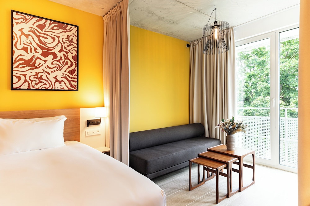 Premium Room, 1 King Bed with Sofa bed, Balcony (Super King) - Photo 3