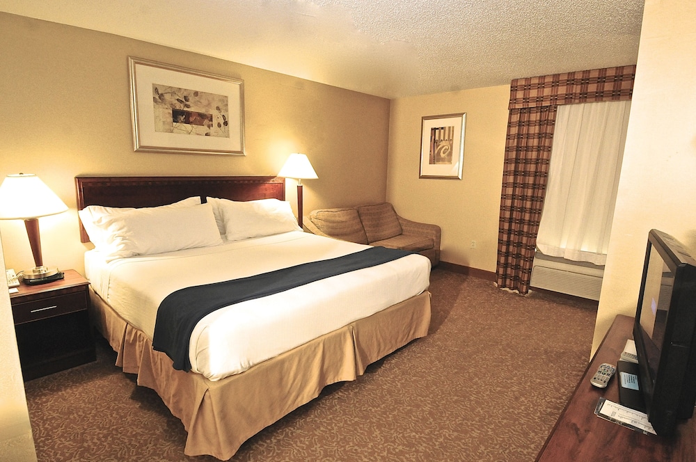 Suite, 1 Queen Bed, Accessible (Mobility, Accessible Tub) - Photo 3
