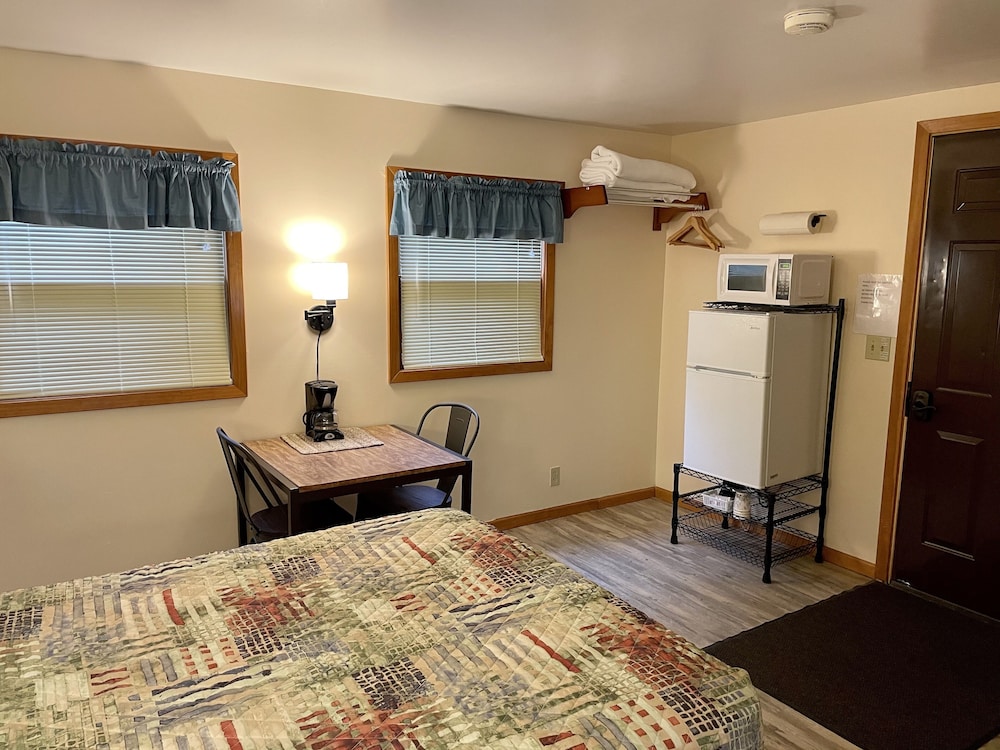 Club Cabin (No Pets) photo 3