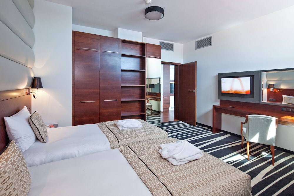 Executive Suite, Balcony, Lake View photo 3