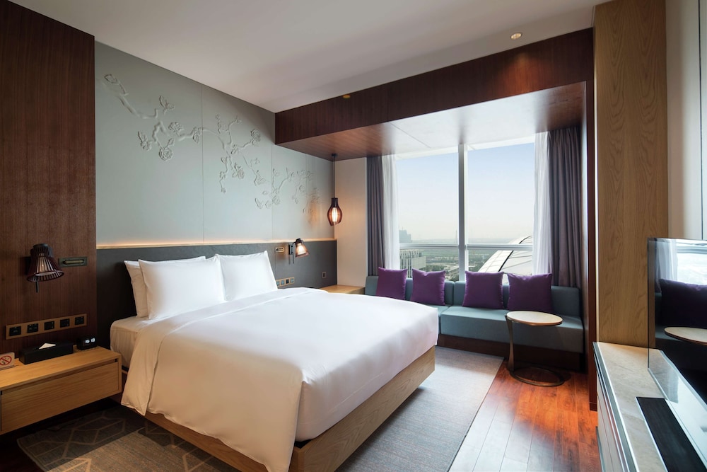 King One Bed room Deluxe Suite - Photo 1