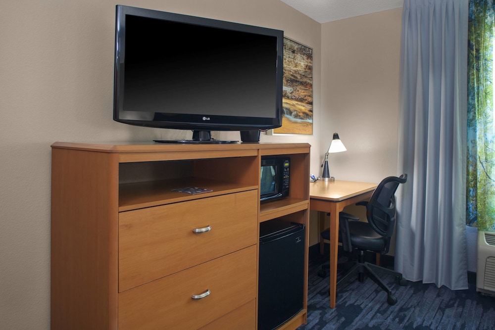 Room, 2 Queen Beds - Photo 3