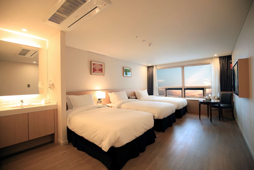 Standard Room, 3 Twin Beds, Non Smoking