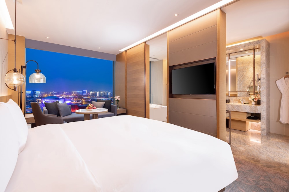Classic Room, 1 King Bed, Club Lounge Access, River View photo 2