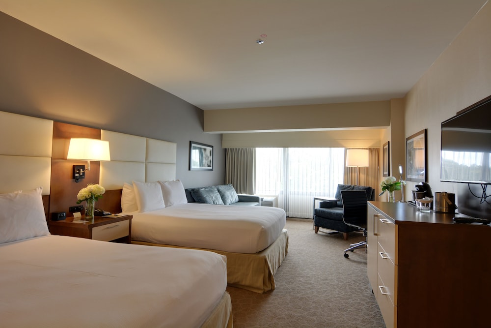 Classic Room, 2 Queen Beds, Accessible, Bathtub - Photo 1