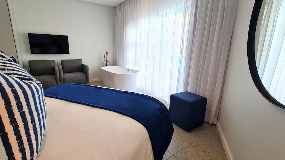 Executive Studio Suite, 1 Queen Bed with Sofa bed, Non Smoking, Lagoon View