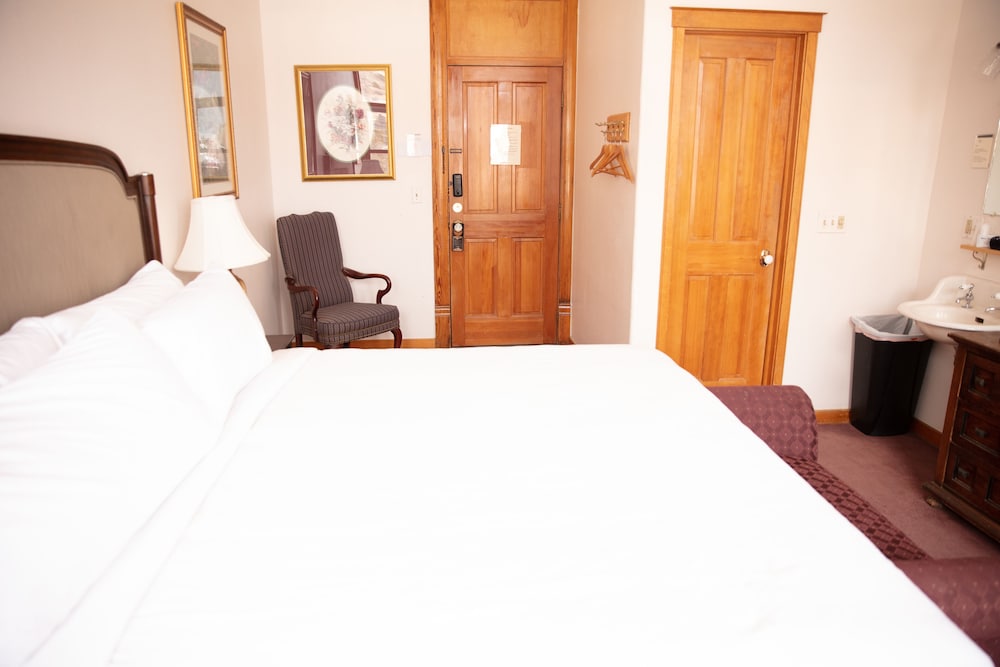 The Victor Hotel