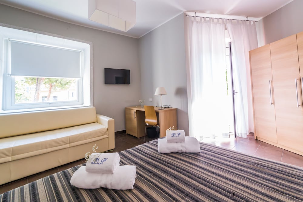 Triple Room, 1 Queen Bed with Sofa bed photo 2