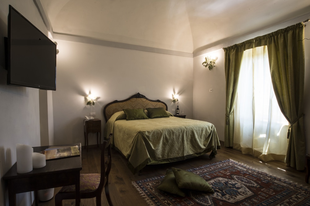 Superior Room, 1 Bedroom, Ensuite, Hill View