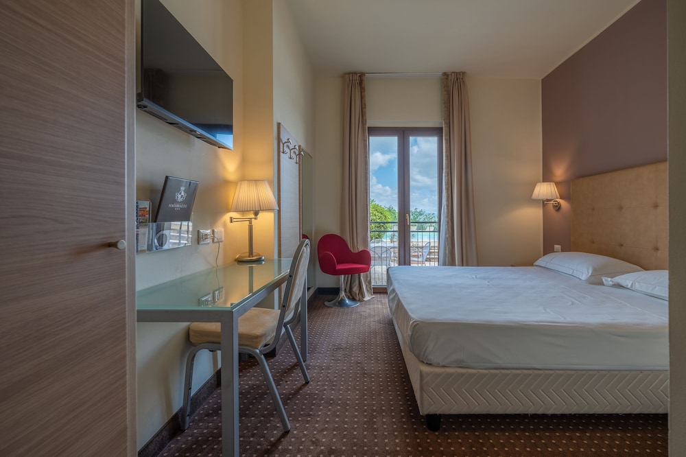 Classic Double or Twin Room - Photo 1