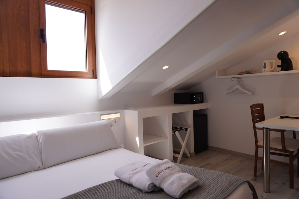 Basic Room, City View