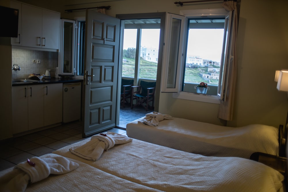 Standard Triple Room photo 3