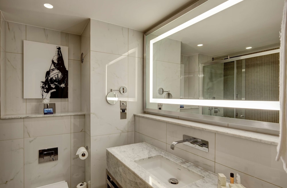Suite, 1 Queen Bed with Sofa bed, Terrace