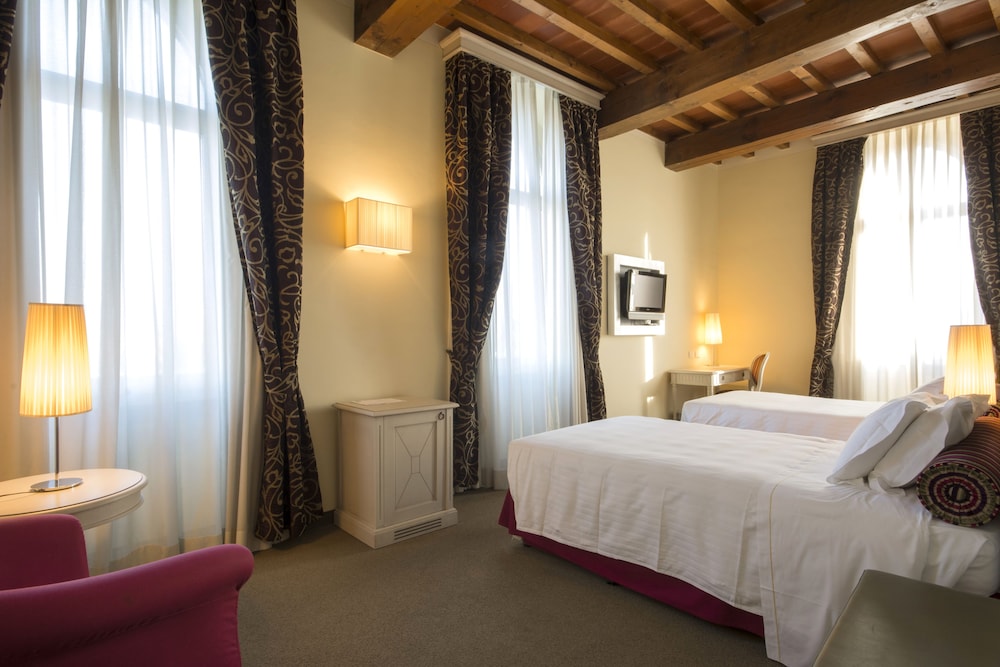 Superior Room - Photo 5