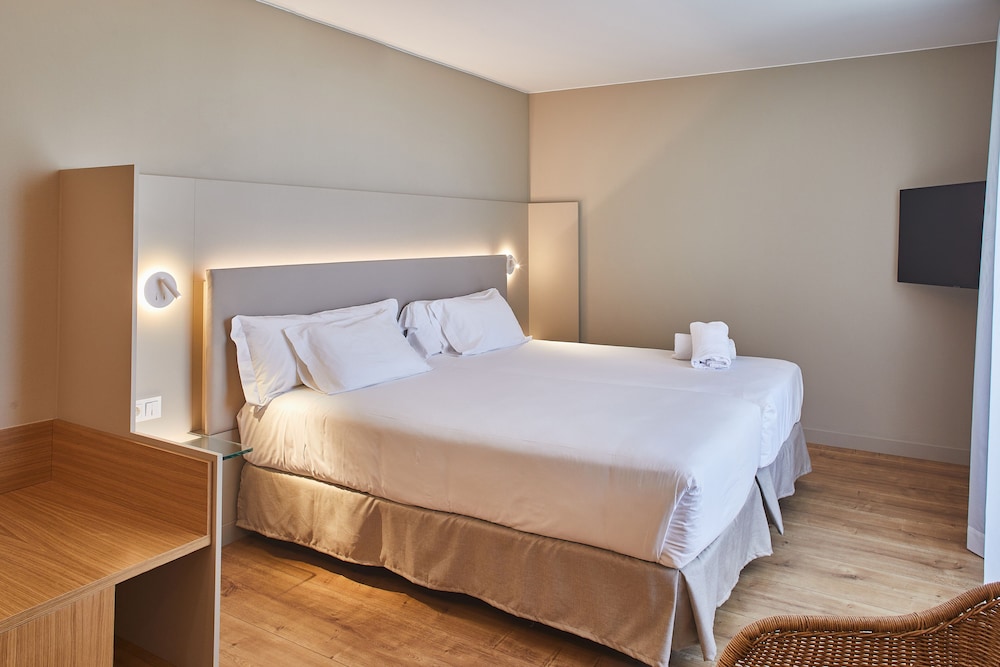 Superior Double or Twin Room - Photo 2