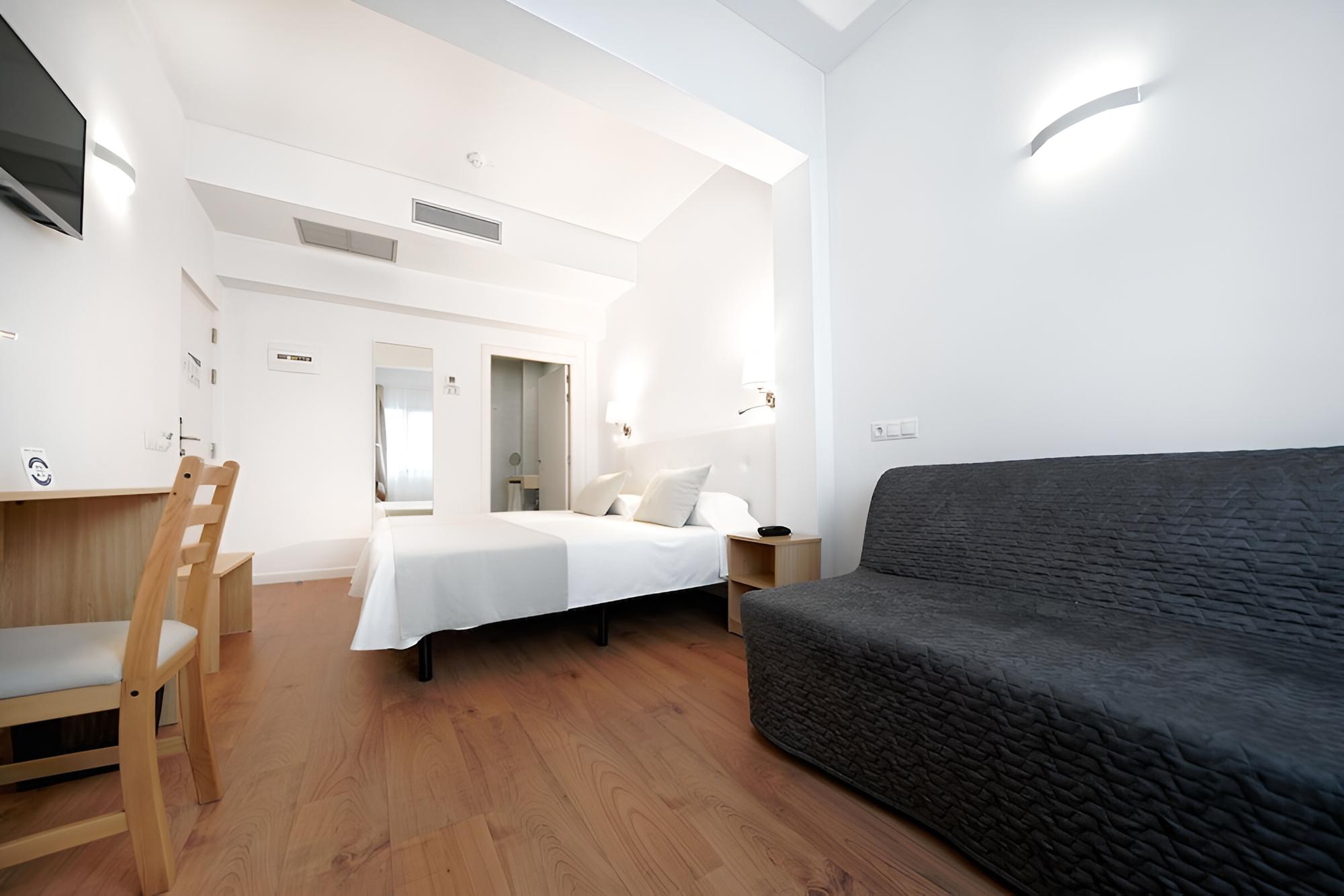 Family Room - Photo 3