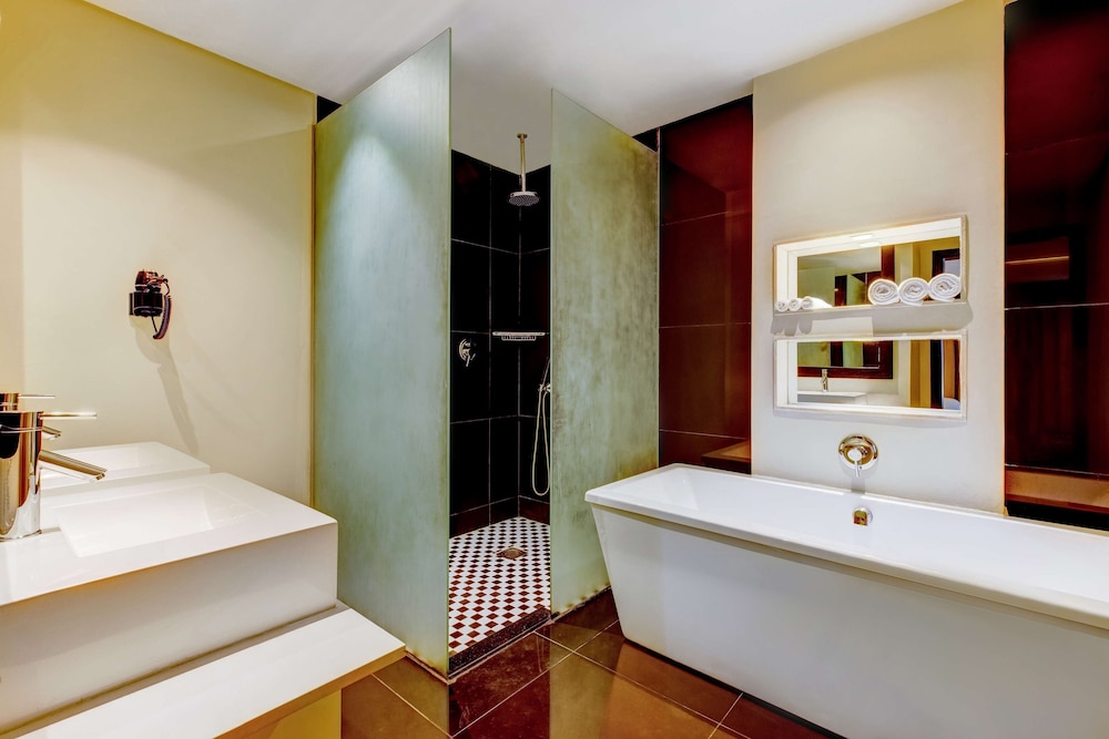 Suite (Lounge Access) photo 3