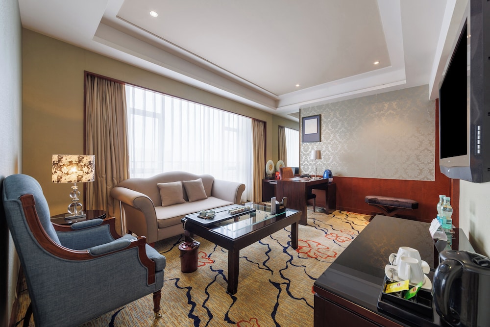 Deluxe Suite photo 1