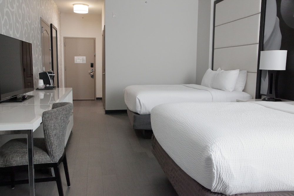 Room, 2 Queen Beds, Non Smoking - Photo 12