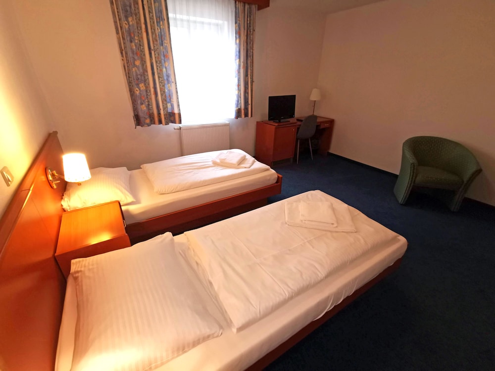 Double Room - Photo 5