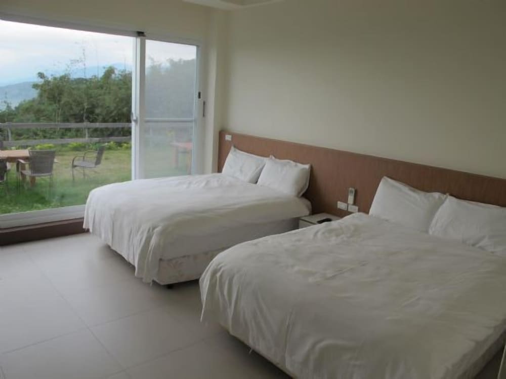 Comfort Quadruple Room, 2 Queen Beds photo 2