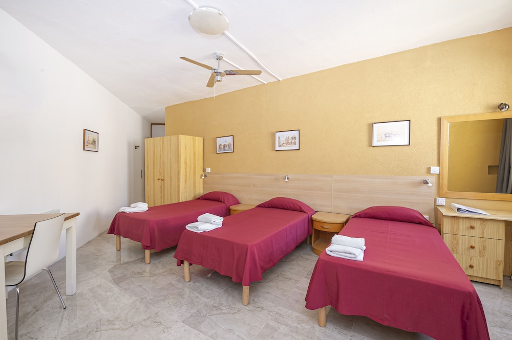 Triple Room photo 2