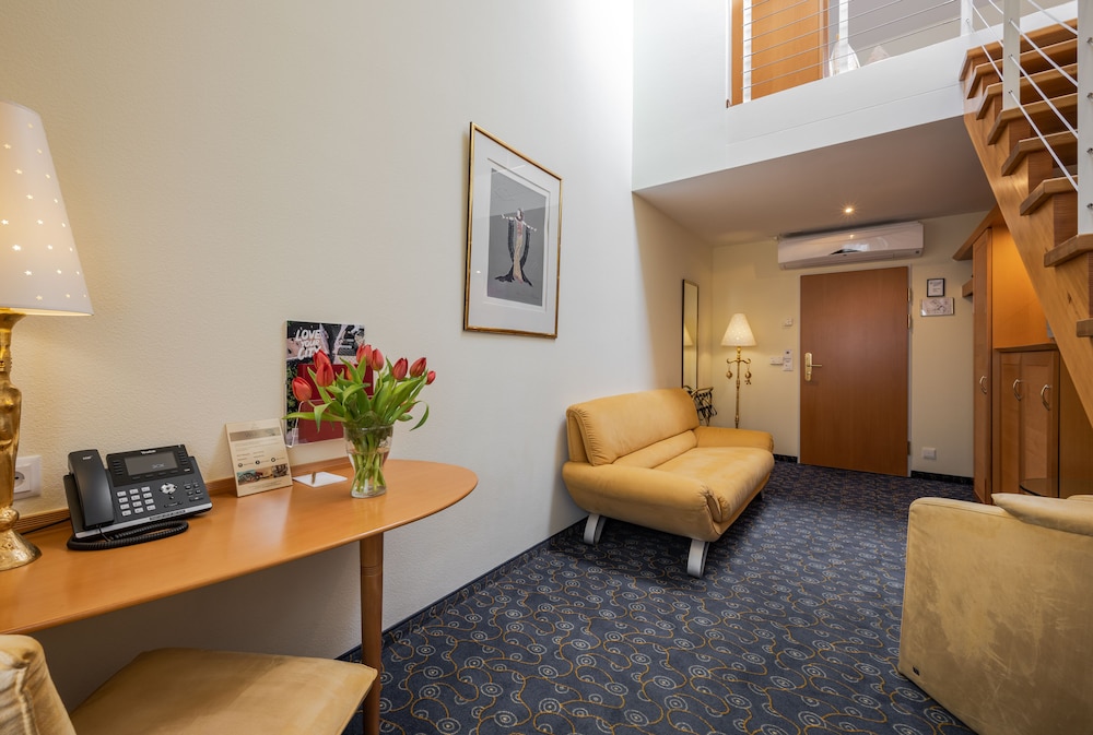 Superior Twin Room, 2 Twin Beds - Photo 29