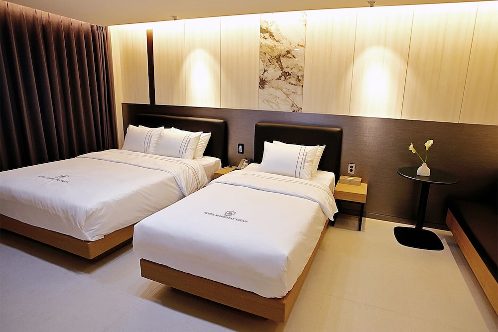 Twin Room, Multiple Beds, Non Smoking, Private Bathroom
