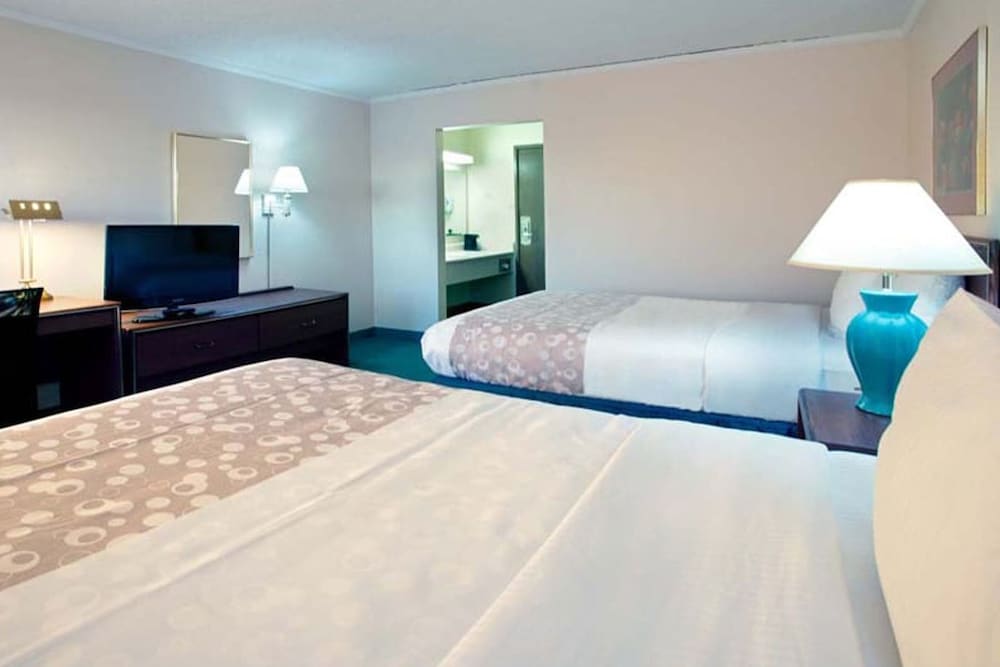 Deluxe Room, 2 Queen Beds, Non Smoking photo 1
