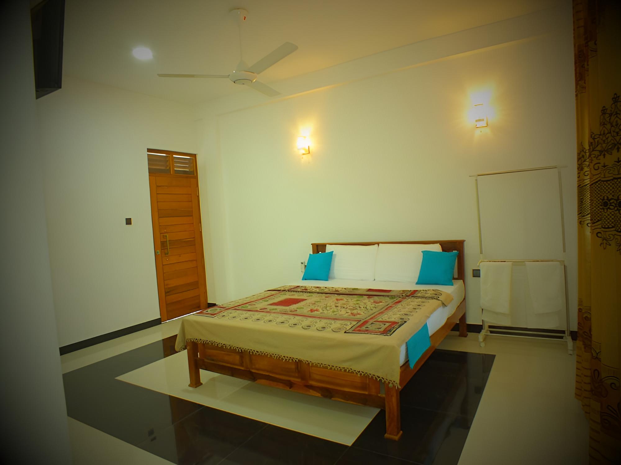 Economy Double Room photo 2