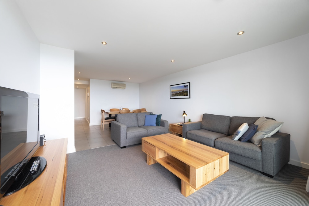 Two Bedroom Apartment - Upgrade Special photo 3