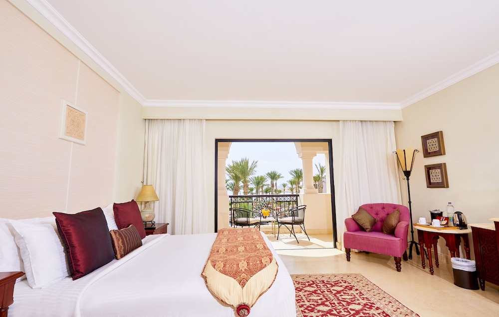 Deluxe Triple Room, Garden View - Photo 2